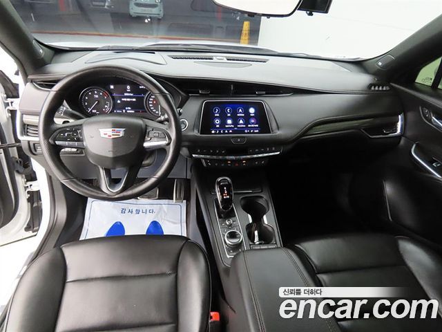 Cadillac XT4 2.0 Sport AWD 2023 — фото 7