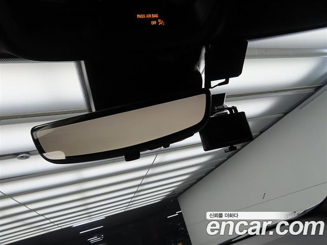 Cadillac XT4 2.0 Sport AWD 2023 — фото 16
