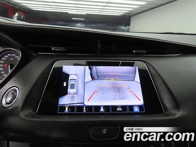 Cadillac XT4 2.0 Sport AWD 2023 — фото 18