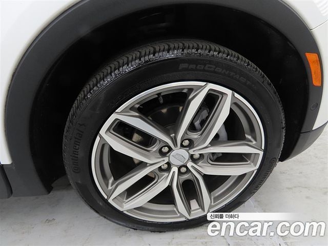 Cadillac XT4 2.0 Sport AWD 2023 — фото 24