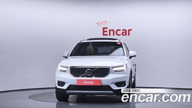Volvo XC40 B4 Inscription 2021 — фото 3