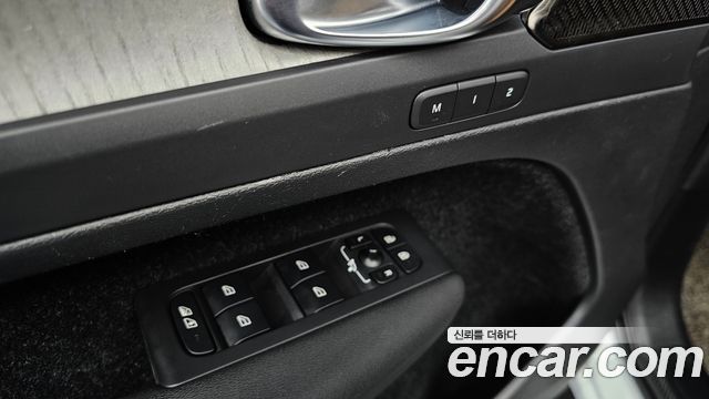 Volvo XC40 B4 Inscription 2021 — фото 14