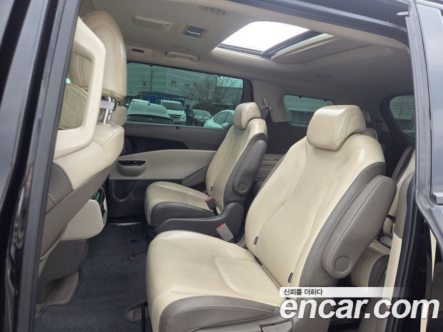 Kia Carnival (IV) Gasoline 9-Seater Noblesse 2023 — фото 10