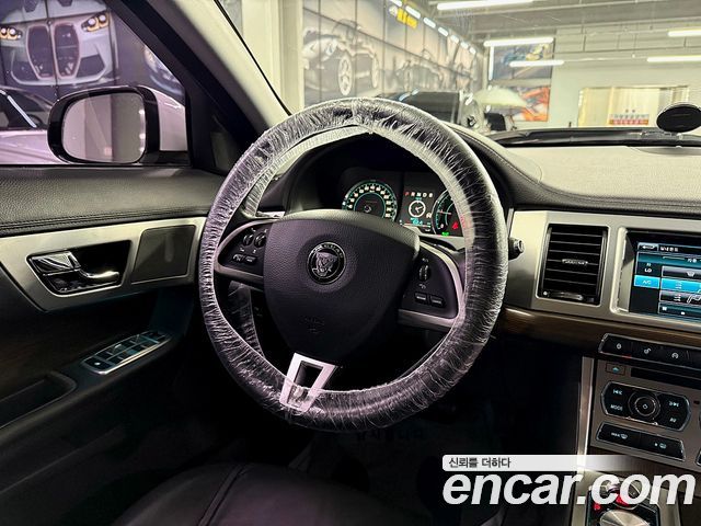 Jaguar XF 2.2D Luxury X250 2014 — фото 19