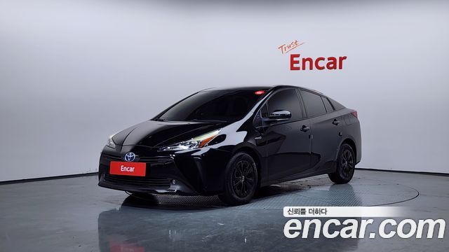 Toyota Prius (IV) 1.8 2019 — фото 1