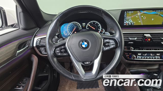 BMW 5 Series (G30) 520d xDrive M Sport Package Plus 2018 — фото 13
