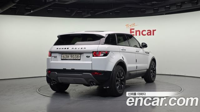 Land Rover Range Rover Evoque 2.2 SD4 Pure 2015 — фото 2