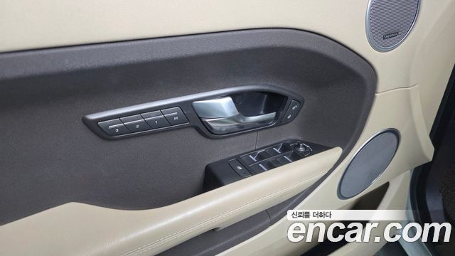 Land Rover Range Rover Evoque 2.2 SD4 Pure 2015 — фото 17