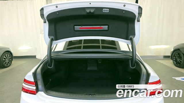 Genesis G80 (RG3) Gasoline 2.5 Turbo AWD 2022 — фото 24
