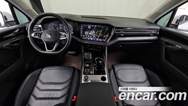 Volkswagen Touareg (III) 3.0 TDI Premium 2023 — фото 7