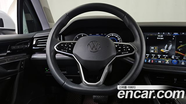 Volkswagen Touareg (III) 3.0 TDI Premium 2023 — фото 13