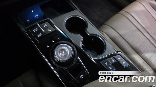 Kia K8 2.5 Gasoline 2WD Noblesse 2023 — фото 9