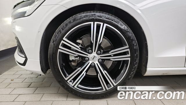Volvo S60 (III) T5 Inscroption 2020 — фото 5