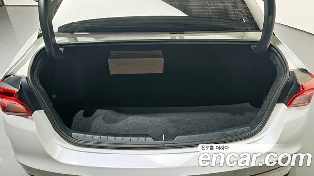 Kia K5 (III) 2.0 Prestige 2021 — фото 20