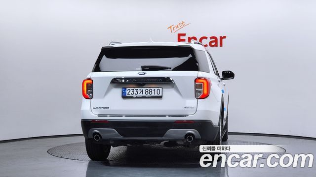 Ford Explorer (VI) 2.3 LimIted 4WD 2023 — фото 4