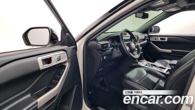 Ford Explorer (VI) 2.3 LimIted 4WD 2023 — фото 10