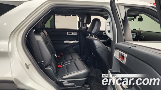 Ford Explorer (VI) 2.3 LimIted 4WD 2023 — фото 12