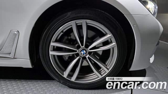 BMW 7 Series (G11) 730Ld xDrive M Sport 2018 — фото 5