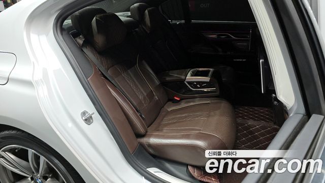 BMW 7 Series (G11) 730Ld xDrive M Sport 2018 — фото 12