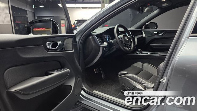 Volvo XC60 (II) T8 R-Design 2021 — фото 10