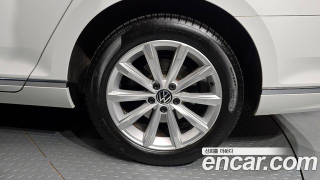 Volkswagen Passat GT (B8) 2.0 TDI Premium 2021 — фото 5