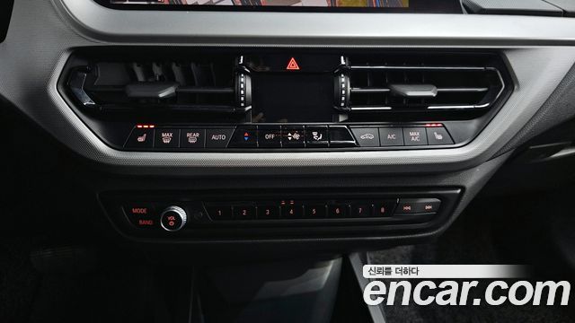 BMW 1 Series (F40) 118d Joy First Edition 2020 — фото 17