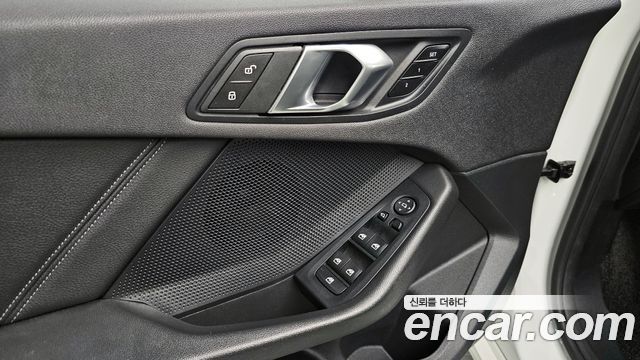 BMW 1 Series (F40) 118d Joy First Edition 2020 — фото 18