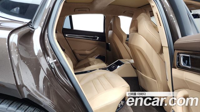 Porsche Panamera (971) 4.0 GTS 2019 — фото 12