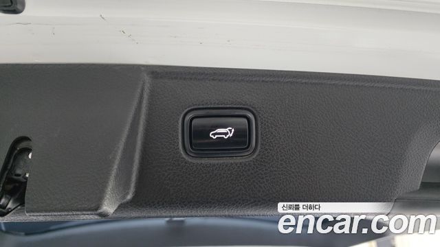 Kia Mohave The Master Diesel 3.0 4WD 5-Seater Platinum 2023 — фото 20