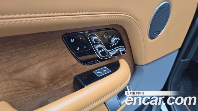Land Rover Range Rover (IV) 4.4 SDV8 AB DIESEL 2020 — фото 18