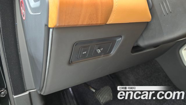 Land Rover Range Rover (IV) 4.4 SDV8 AB DIESEL 2020 — фото 19
