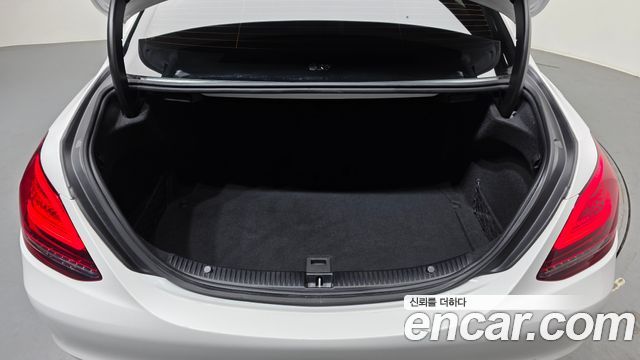 Mercedes-Benz C-Class (W205) C200 2020 — фото 20