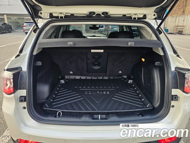 Jeep Compass (II) 2.4 Limitied AWD 2019 — фото 8