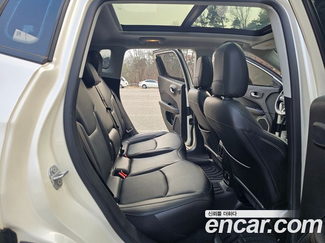 Jeep Compass (II) 2.4 Limitied AWD 2019 — фото 16