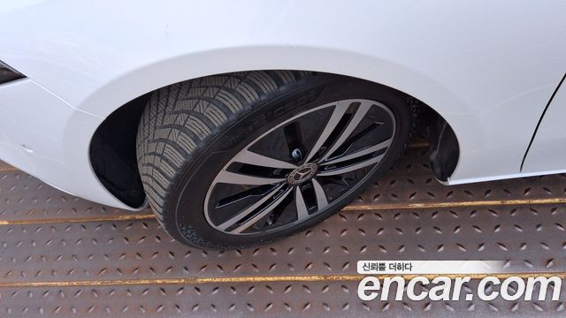 Mercedes-Benz A-Class (W177) A220 Hatchback 2023 — фото 5