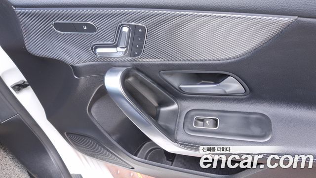 Mercedes-Benz A-Class (W177) A220 Hatchback 2023 — фото 23