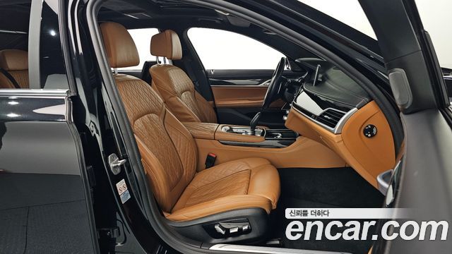 BMW 7 Series (G11) 740Li xDrive M Sport Package 2021 — фото 10