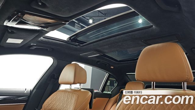 BMW 7 Series (G11) 740Li xDrive M Sport Package 2021 — фото 17