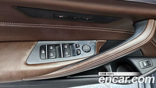 BMW 5 Series (G30) 520d xDrive Luxury Plus 2019 — фото 14