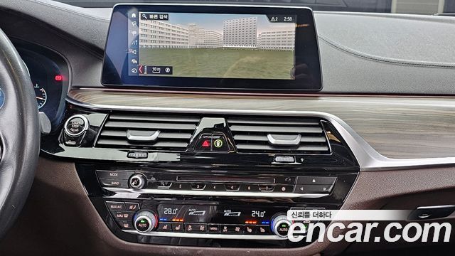BMW 5 Series (G30) 520d xDrive Luxury Plus 2019 — фото 19