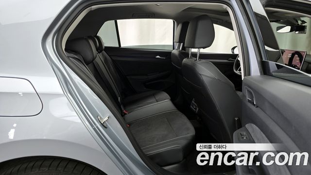 Volkswagen Golf (VIII) 2.0 TDI Prestige 2025 — фото 12