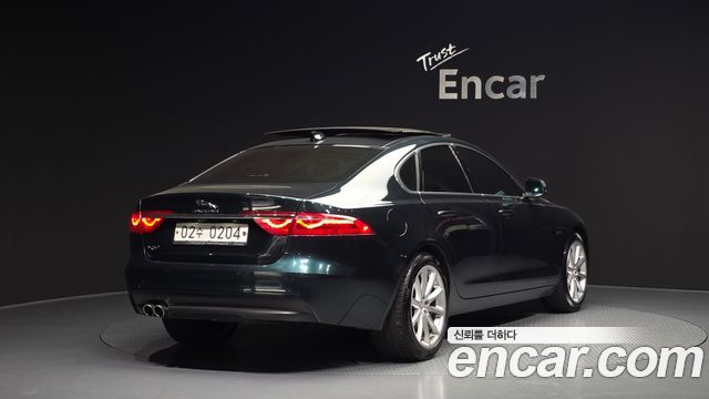 Jaguar XF (X260) 20d Portfolio AWD 2017 — фото 2