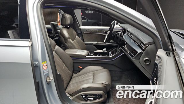 Audi A8 (D5) 60 TFSI Quattro LWB 2021 — фото 12