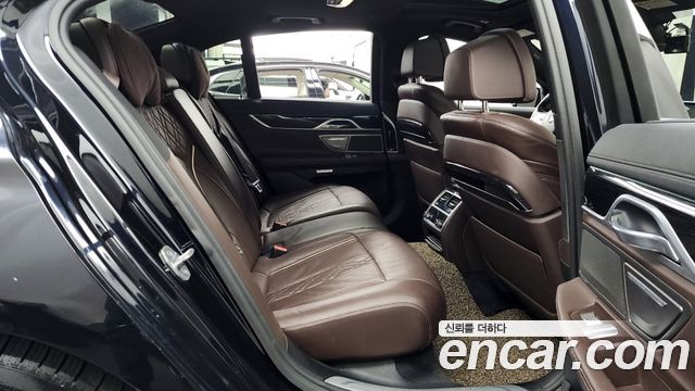 BMW 7 Series (G11) 730d xDrive M Sport 2017 — фото 12