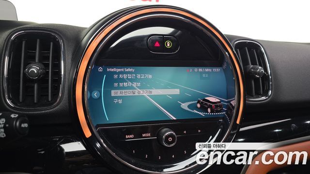 MINI Cooper S Countryman ALL4 Classic 2nd 2022 — фото 16