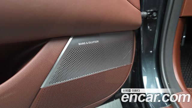 Genesis G90 (RS4) Gasoline 3.5 Turbo e-S/C AWD LWB 2024 — фото 17