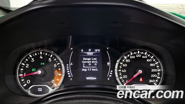 Jeep Renegade 2.4 Longitude High 2018 — фото 8