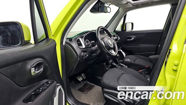 Jeep Renegade 2.4 Longitude High 2018 — фото 11