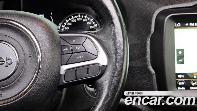 Jeep Renegade 2.4 Longitude High 2018 — фото 14
