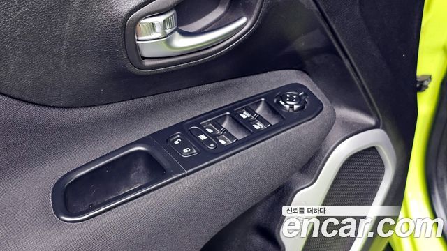 Jeep Renegade 2.4 Longitude High 2018 — фото 15